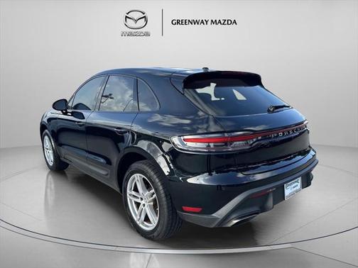 2023 Porsche Macan Base