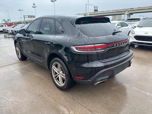 2023 Porsche Macan Base