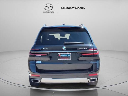 Black Sapphire Metallic 2025 BMW X7 xDrive40i
