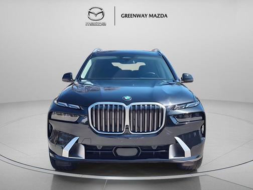 Black Sapphire Metallic 2025 BMW X7 xDrive40i