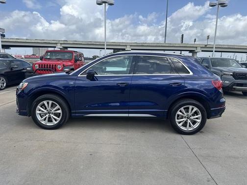 2022 Audi Q3 45 S line Premium