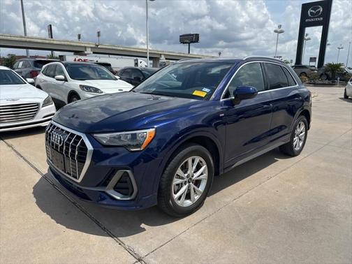 2022 Audi Q3 45 S line Premium