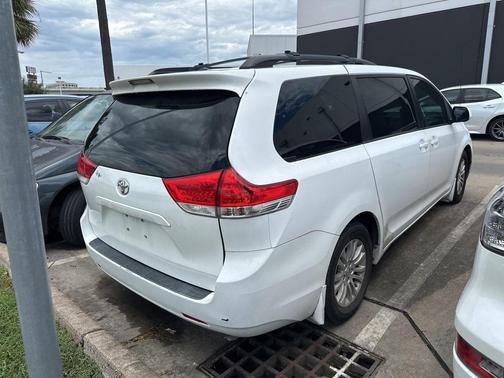 2011 Toyota Sienna XLE