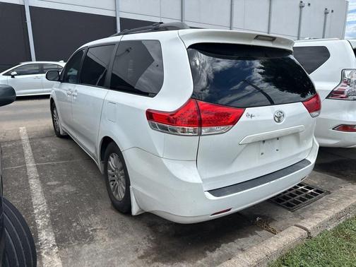 2011 Toyota Sienna XLE