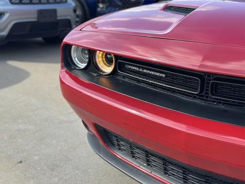2015 Dodge Challenger SXT Plus