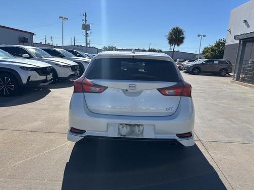 2016 Scion iM Base