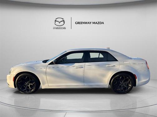 2019 Chrysler 300 Touring