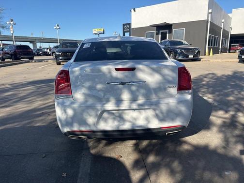 2019 Chrysler 300 Touring