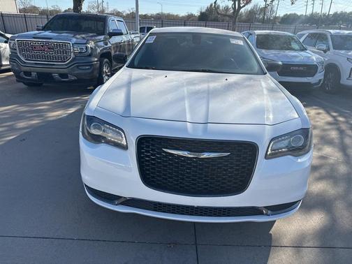 2019 Chrysler 300 Touring