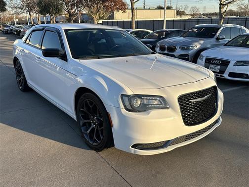 2019 Chrysler 300 Touring