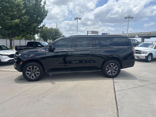 Black 2023 Chevrolet Suburban 4WD Z71