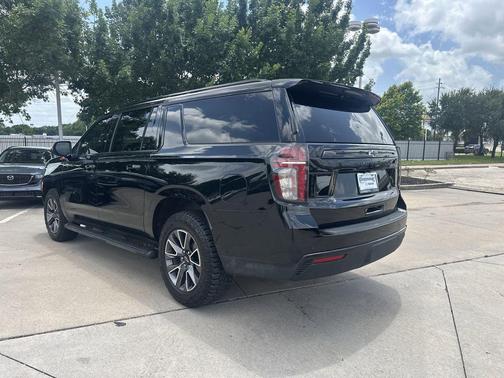Black 2023 Chevrolet Suburban 4WD Z71