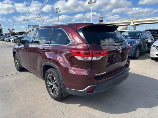 2018 Toyota Highlander LE