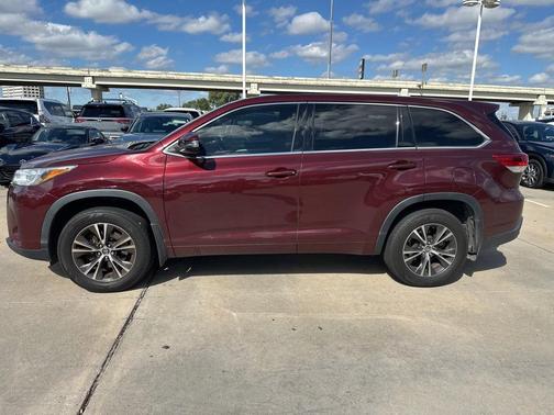 2018 Toyota Highlander LE
