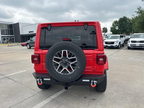 Firecracker Red Clearcoat 2025 Jeep Wrangler 4-Door Sahara 4x4
