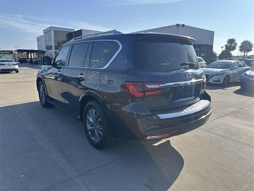 2024 INFINITI QX80 Luxe