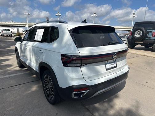 2025 Volkswagen Taos 1.5T SE