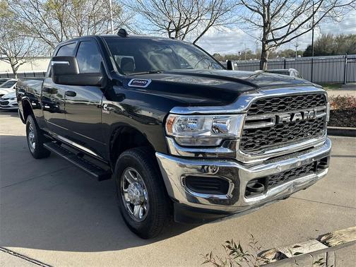 2023 RAM 2500 Tradesman Crew Cab 4x4 6'4' Box