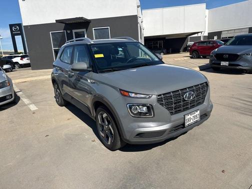 2022 Hyundai VENUE SEL