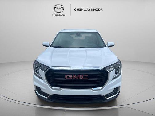 Summit White 2024 GMC Terrain SLE