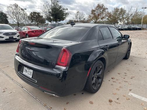 2021 Chrysler 300 S