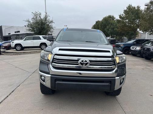 2017 Toyota Tundra SR5