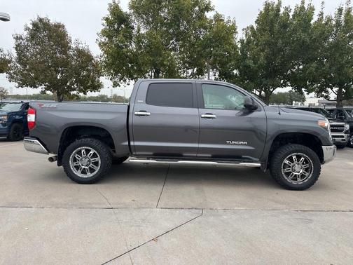 2017 Toyota Tundra SR5