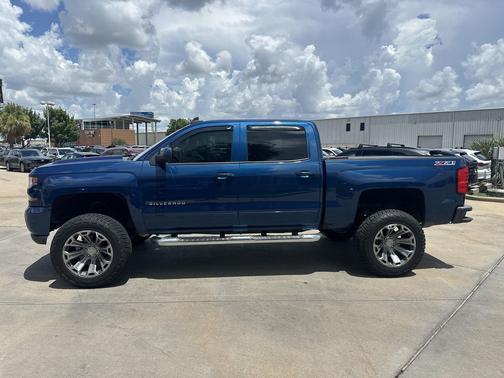 Deep Ocean Blue Metallic 2017 Chevrolet Silverado 1500 2LT