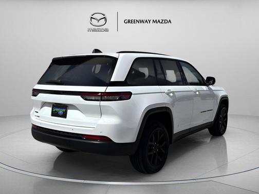 Bright White Clearcoat 2025 Jeep Grand Cherokee Altitude