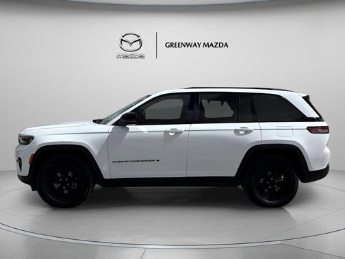 Bright White Clearcoat 2025 Jeep Grand Cherokee Altitude
