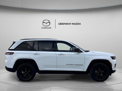 Bright White Clearcoat 2025 Jeep Grand Cherokee Altitude