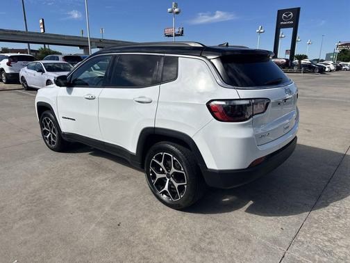 Bright White Clearcoat 2025 Jeep Compass Limited