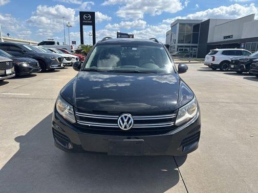 Deep Black 2017 Volkswagen Tiguan 2.0T S