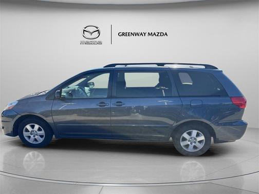 2010 Toyota Sienna LE