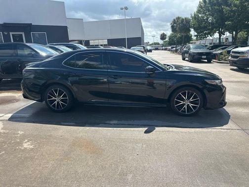 Midnight Black Metallic 2019 Toyota Camry XSE