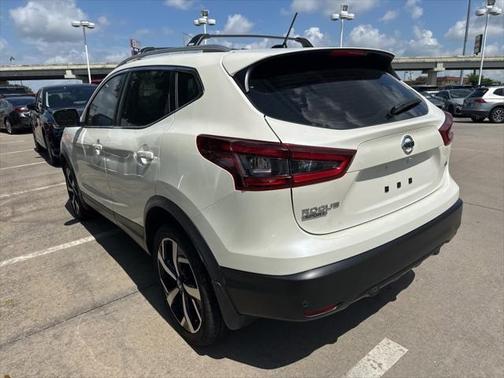2022 Nissan Rogue Sport SL