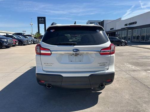 Crystal White Pearl 2021 Subaru Ascent Limited 7-Passenger