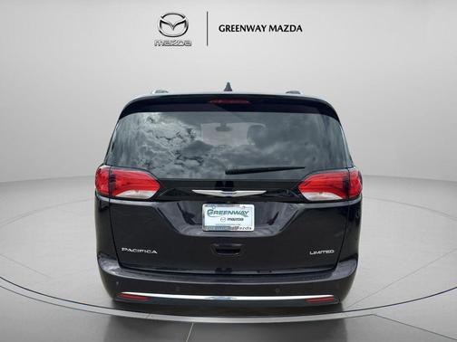 Dark Cordovan Pearlcoat 2019 Chrysler Pacifica Limited