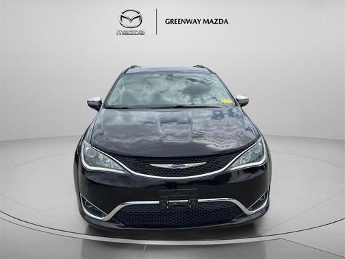 Dark Cordovan Pearlcoat 2019 Chrysler Pacifica Limited