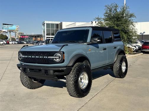 2023 Ford Bronco Badlands