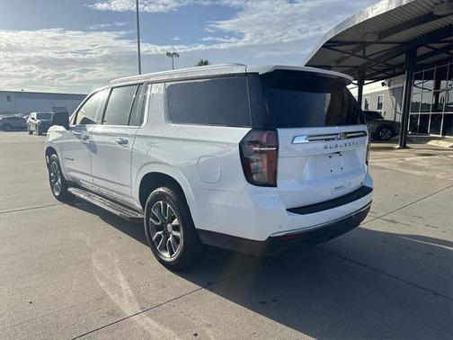 2022 Chevrolet Suburban LT