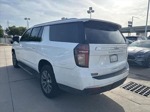 2022 Chevrolet Suburban LT