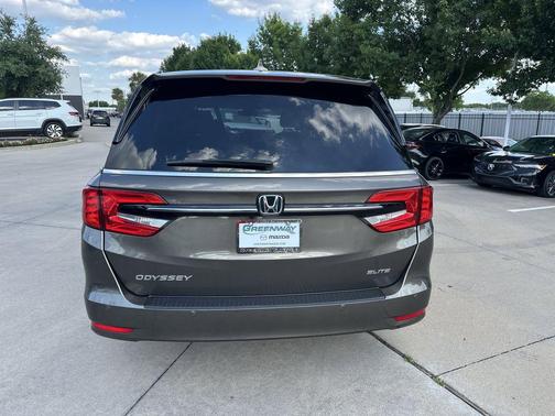 Pewter Metallic 2023 Honda Odyssey Elite