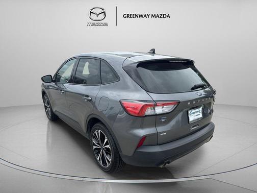 Carbonized Gray Metallic 2021 Ford Escape SE