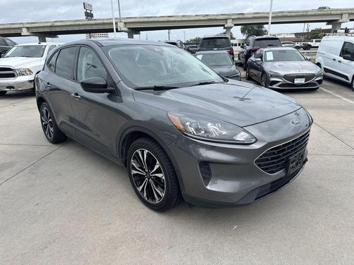 Carbonized Gray Metallic 2021 Ford Escape SE
