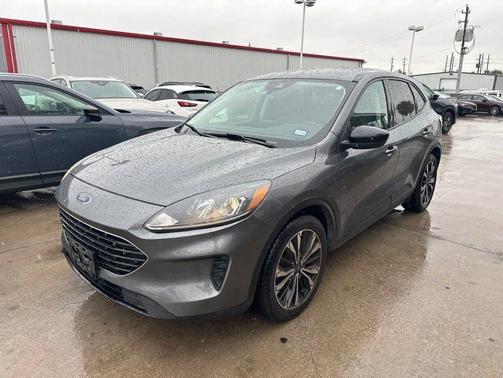 Carbonized Gray Metallic 2021 Ford Escape SE