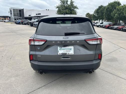 Carbonized Gray Metallic 2021 Ford Escape SE