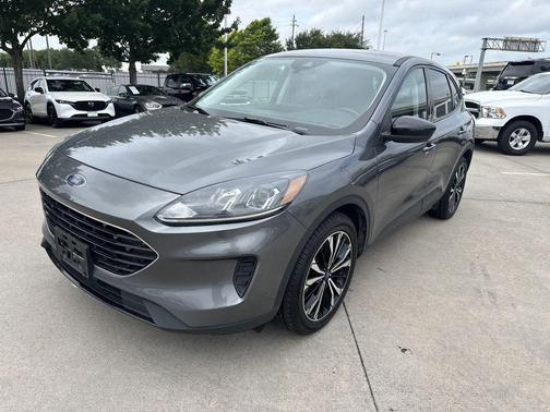 Carbonized Gray Metallic 2021 Ford Escape SE