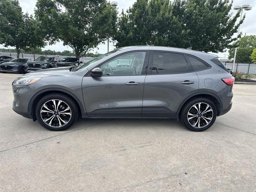 Carbonized Gray Metallic 2021 Ford Escape SE