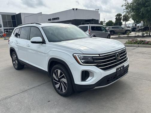 Pure White 2024 Volkswagen Atlas 2.0T SE w/Technology